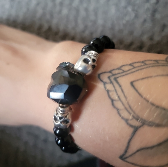 Genuine black onyx skull bracelet - Picture 3 of 3